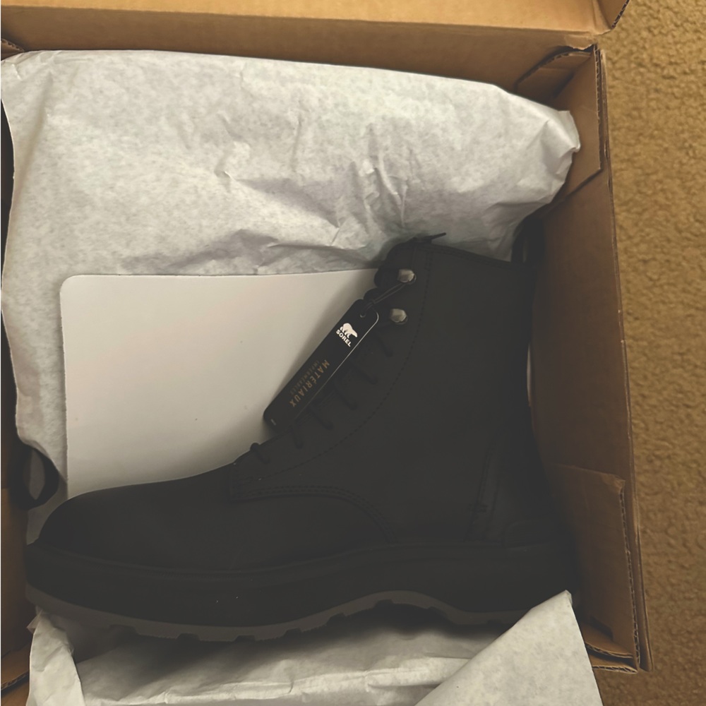 SOREL Women’s Hi-Line Lace Boots- Black Jet